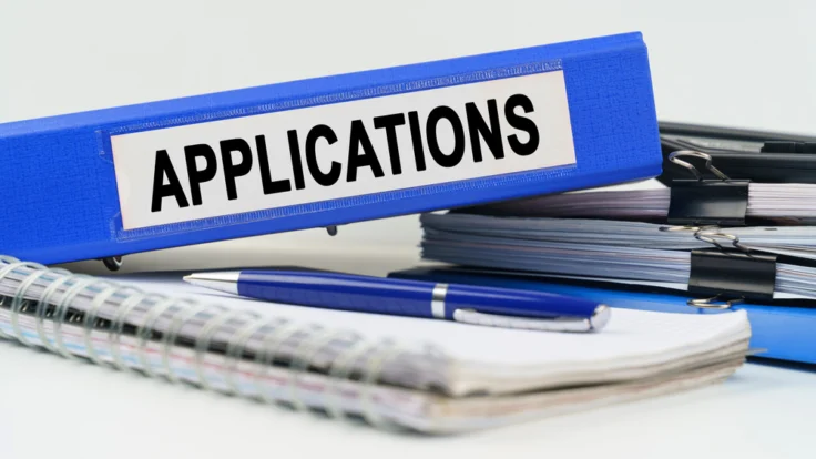 Bewerbungsmappe Aufbau: So stellst du deine Anlagen richtig zusammen