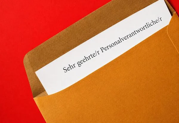Sehr geehrter Personalverantwortlicher Einleitungssatz Bewerbung